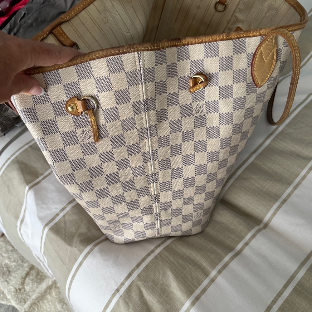 Louis Vuitton neverfull medium